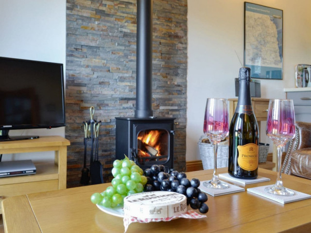 Stanegate Cottage - Relax in our cosy cottage with woodburner